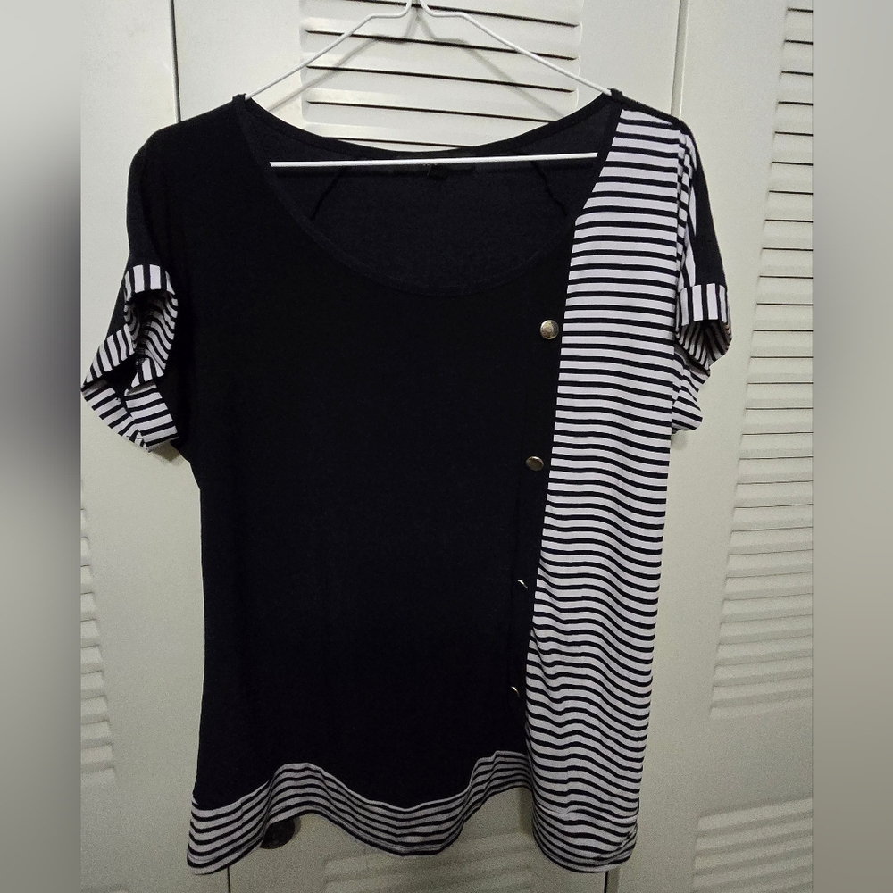 Black and White Asymmetrical Short Sleeve T-Shirt